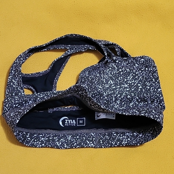 Zyia Olive Racer Bra - Picture 3 of 3